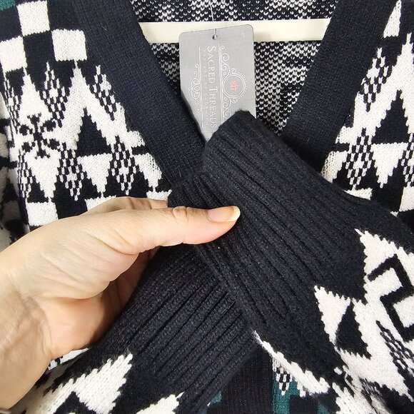 Sacred Threads Geometric Button-Up Cardigan Sweater S Black/Green Christmas NWT - Picture 4 of 9
